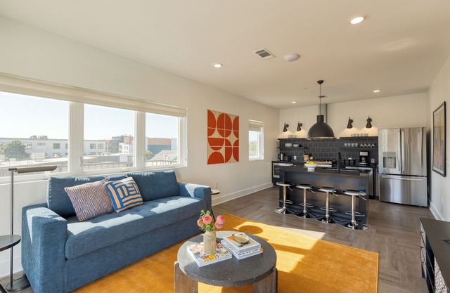 Carter #305 by AvantStay | 4BR + Balcony