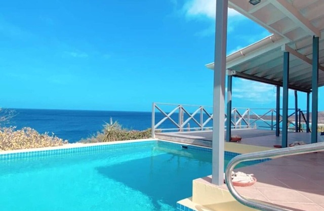 Cas Chi Chi: Poolside Sunset View-Easy Access To Turquoise Waters!