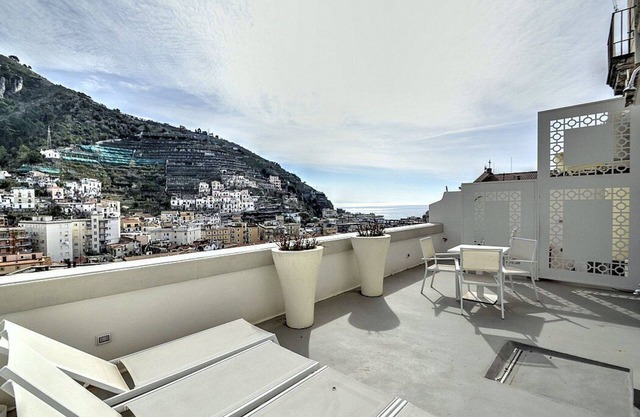 Casa Armina: A characteristic and welcoming independent house situated a few minutes from the town center, with Free WI-FI.