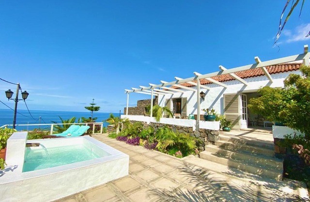 Casa Badana, Exclusiva Casa Privada con Piscina y Vistas al Mar