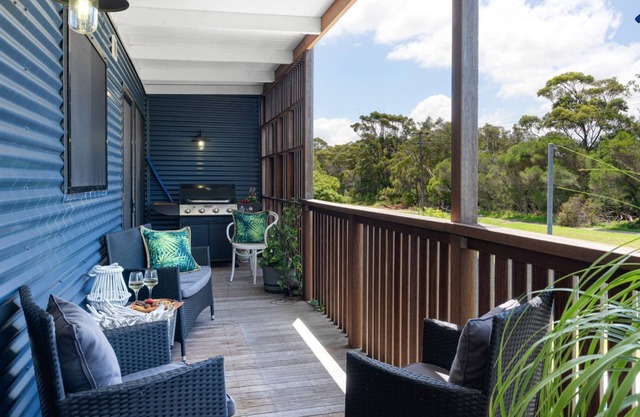 Casa Blu – steps from Culburra Beach's blue waters