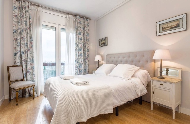 Casa Camelies apartment close to Park Guell - FREE WIFI