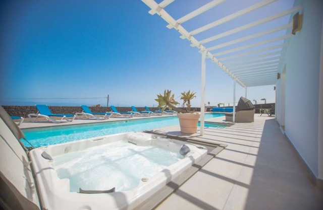Casa Conil with a private 25 meter heated pool and jacuzzi