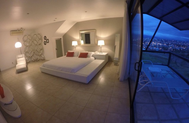 Casa Cristal Mansion - Heated Pool & Amazing View - Bachelor Parties Welcome