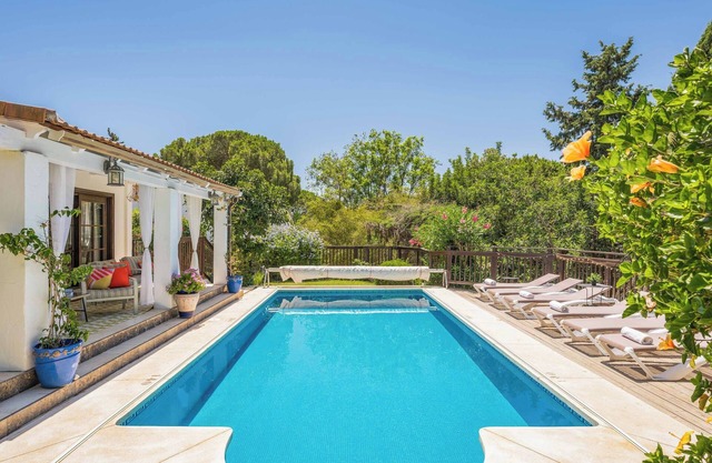 Casa Cumbre - Three Bedroom Villa, Sleeps 6