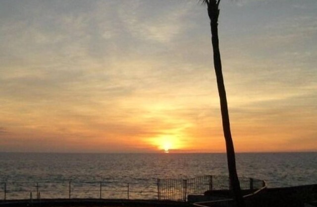 Casa De Emdeko Oceanfront Condo with Private Beach on Water , AC,