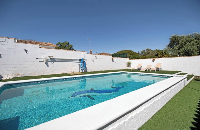 "Casa del Olmo" with Pool, Garden, Terrace & Wi-Fi