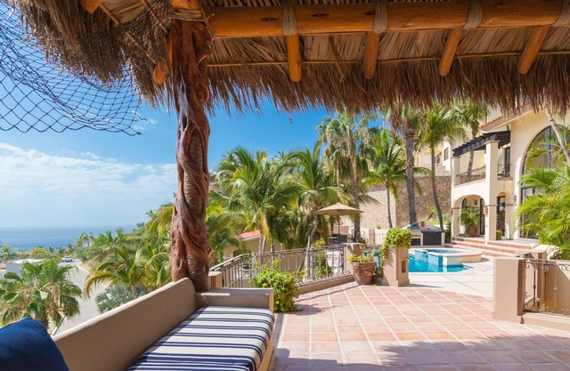Casa de Helios - Panoramic Ocean Views overlooking Palmilla Beach