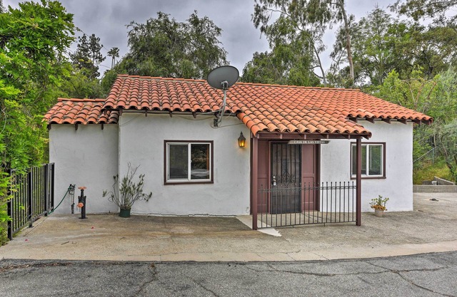 'Casa de la Vista' in Hacienda Heights w/Views!