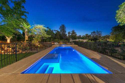Casa De Oro Resort with Heated Pool and Spa, Pickleball, Game Room, Movie Theater and More!