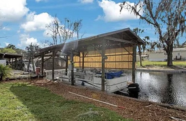 Casa De Vino is perfect for your Waterfront Get Away