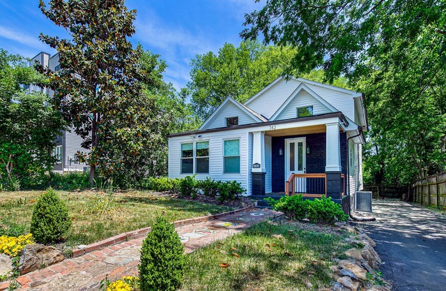 Casa Dora | Dog-friendly home near everything w/grill, fast WiFi, full kitchen
