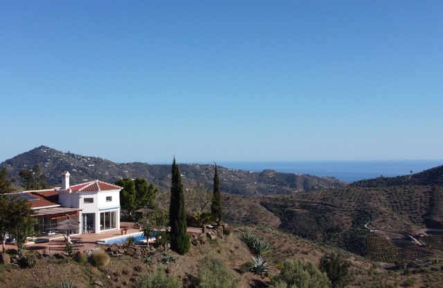 Casa El Mirador Offers Spectacular Views, Comfort, and a Heated Pool