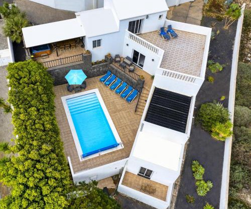 Casa El Paraiso - Private Pool, Jacuzzi, Air-con and BBQ By Lanzarote Vacation Homes
