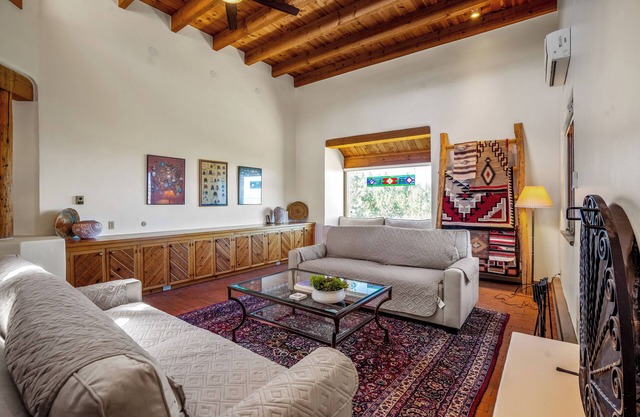 Casa Encantado | Secluded Retreat & Views