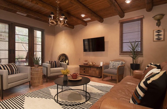 Casa Esperanza | Elegant 2BR Walk to Santa Fe Plaza