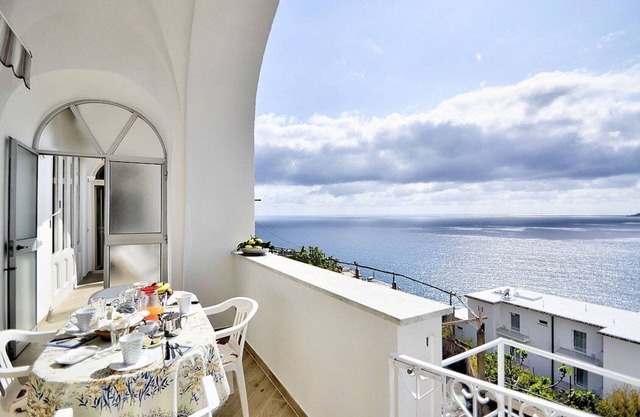 Casa Farfalla: A bright apartment that is part of a villa which faces the sun and the sea, with Free WI-FI.