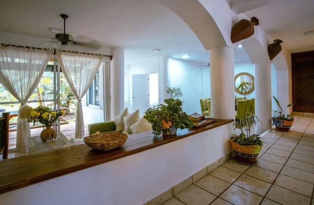 "Casa Feliz" means "Happy House". Nobody can be unhappy in this wonderful villa!