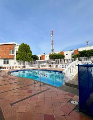 Casa frente al centro comercial Guatapuri