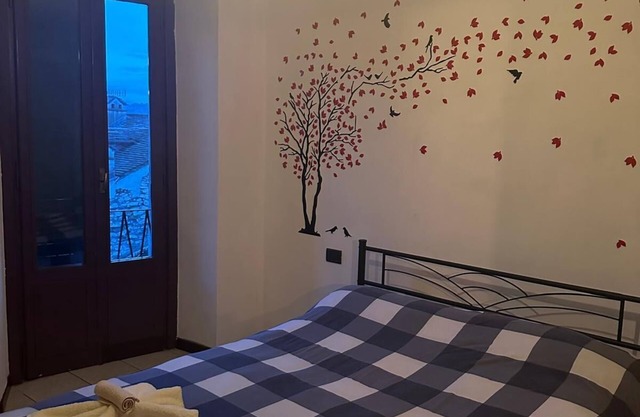 Casa Ginny is an apartment located in the heart of Orta, close to Piazza Motta