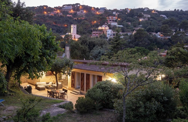 Casa Ideal Para Familias. Jardín y Piscina. 5-10 min de la Playa Caminando