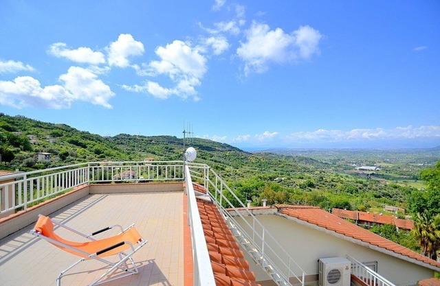 Casa Imma B: A welcoming apartment situated in a quiet location, a few minutes from the town center, with Free WI-FI.