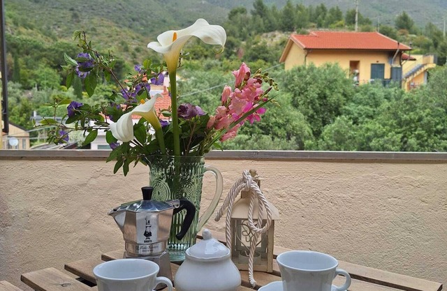 Casa Iris Situata in Centro Paese a Pochi Minuti da Mare e Montagne