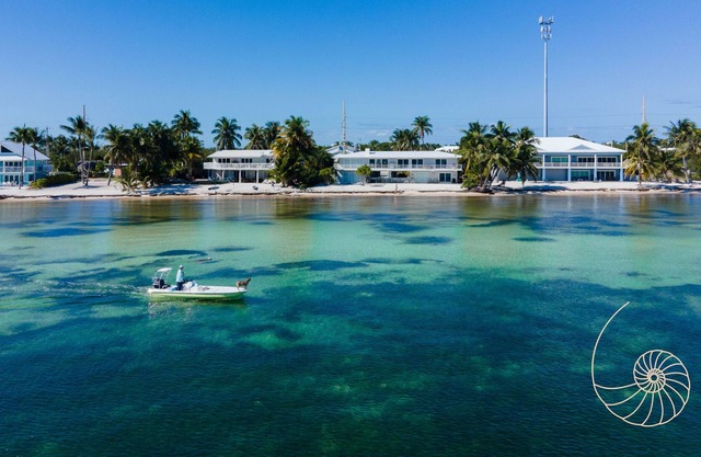 Casa Luca | 5 bedroom / 3 bathroom Islamorada Beach House