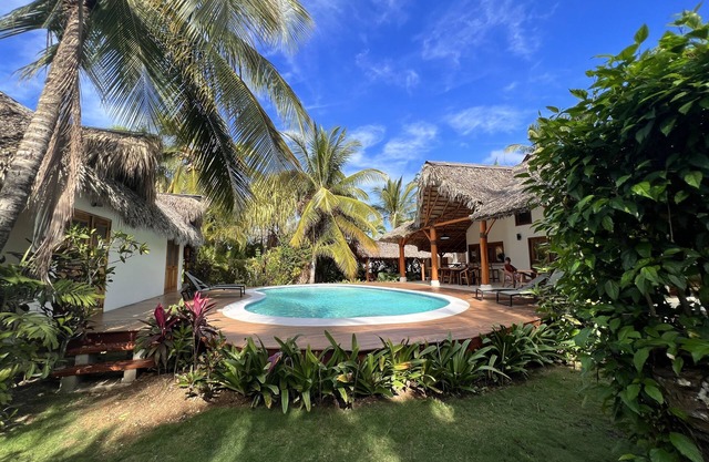 Casa Mia - Large Luxury Villa with private pool and 4 min walk to beach