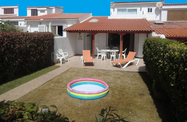 'Casa Miguel' - fantastic villa with private sunny garden, wi-fi and air con!