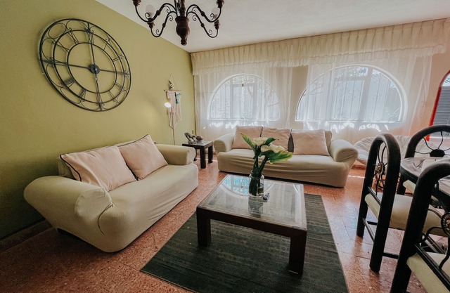 Casa Duraznos /center + fast WiFi + parking /pet friendly