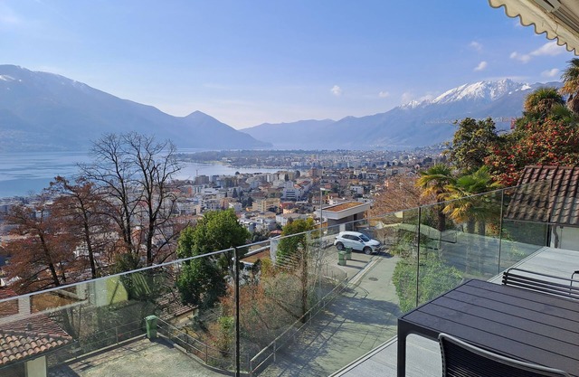 Casa Nicola: Modern Holiday Home with Exceptional Views in Minusio, Switzerland