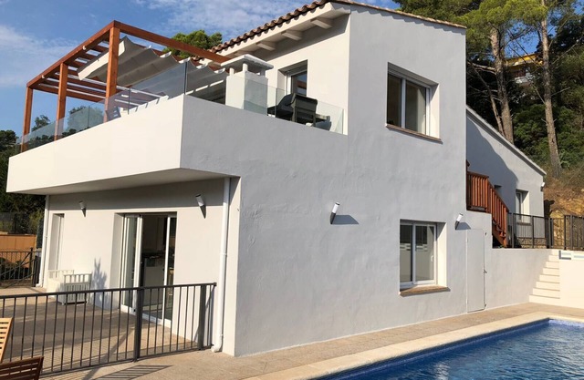 Casa Nuestra - A place of beauty, breathtaking landscapes, food, wine and fun.