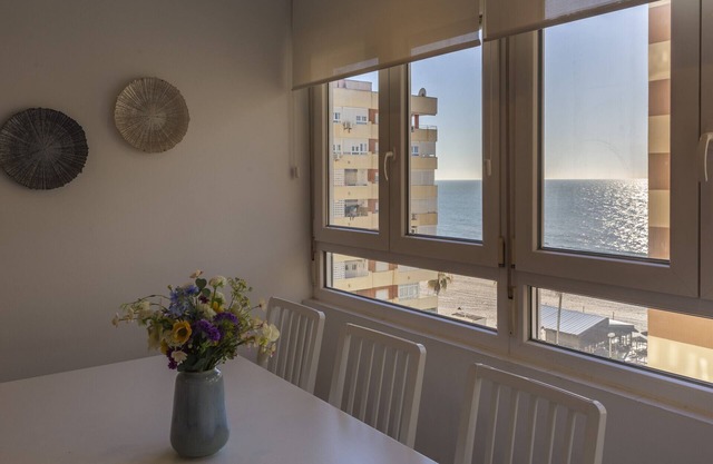 Casa ROS PLAYA (free parking) by Cadiz4Rentals
