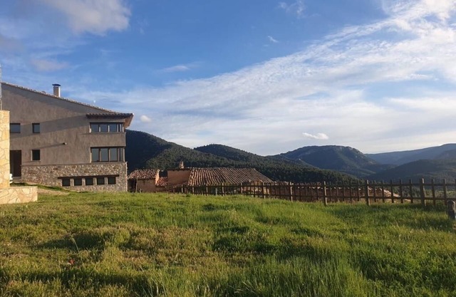 Casa Rural Espaciosa, Ubicación Única, con Jacuzzi, Apta p/Mascotas, Rutas/btto