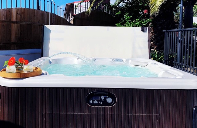 Casa Rural Agua Blanca with Sea Views and Hot Tub
