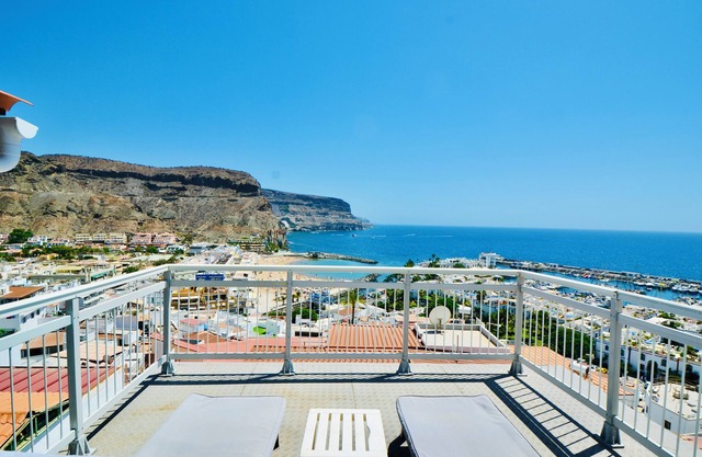 Casa Rustica with great living room with seaview
