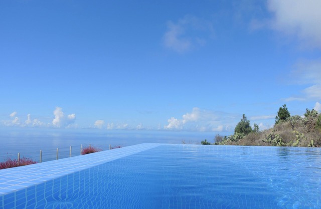 Casa Tabladito with heated pool and fantastic sea views.