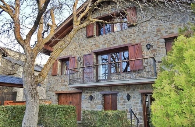CASA UNIFAMILIAR 8 pax con jardín URTX - CERDANYA