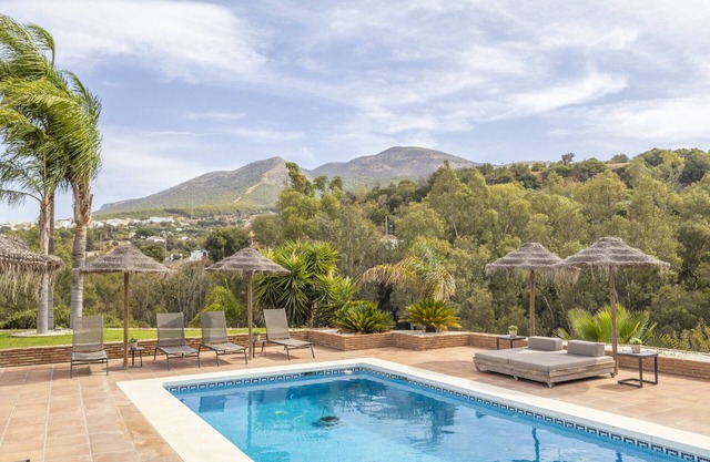 Casa Vista - Perfect setting to explore the Costa del Sol or southern Andalusia.