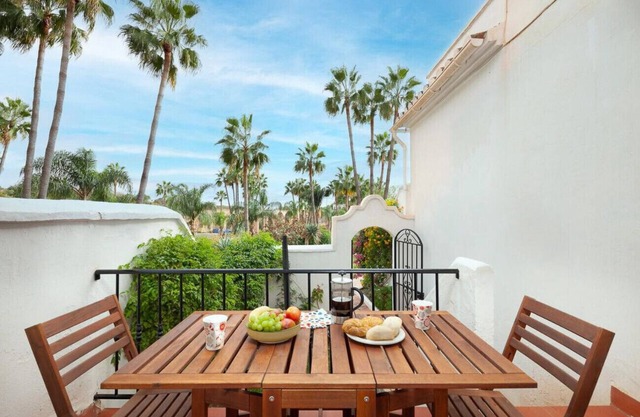 Casablanca 46 - El Oasis de Capistrano!
