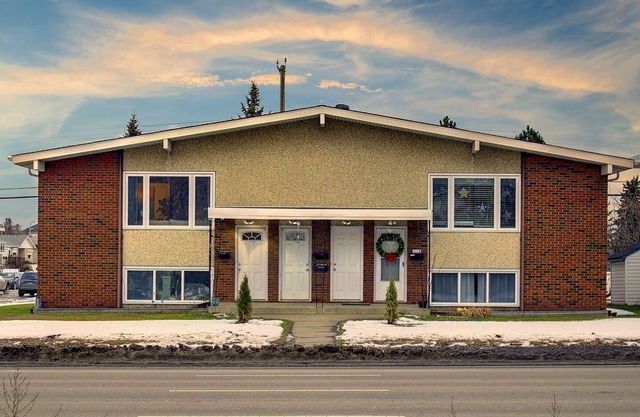 Casablanca Vibe★King Bed★Close to Whyte Ave and Uof A ★Free Parking