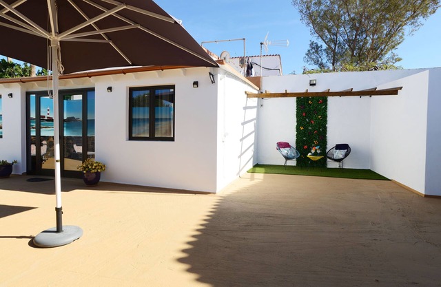 CasaKiko your ideal private apartment, located 2 km from the beach of El Cotillo