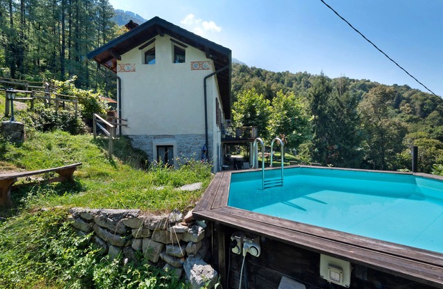 Casale La Selva Cottage Grande with Shared Pool, Garden & Wi-Fi