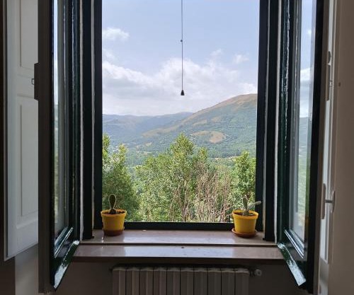 Casina in COLLINA CON VISTA suggestiva