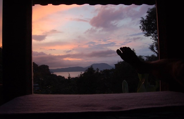 Casita Coporito overlooking the lake and stream