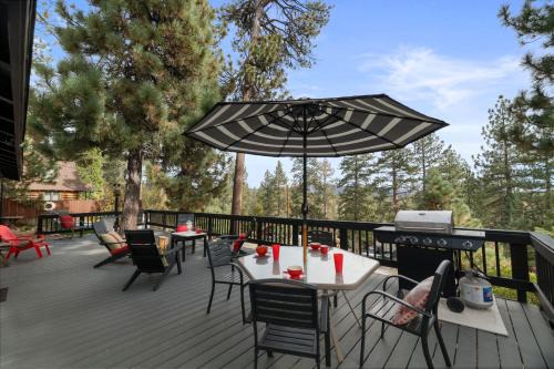 Casita de Sergio - Peek-A-Boo Lake View, Walk to Lake, Fireplace