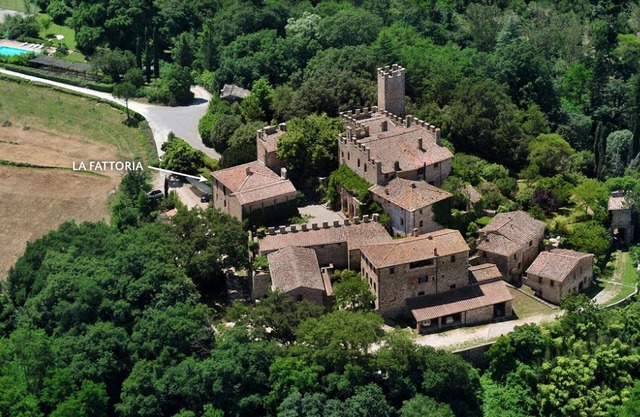 Castello di Montalto - La Fattoria con annesso