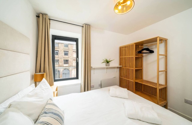 Castle Street Apartment - City Centre 2-bed