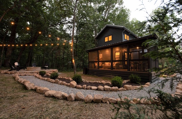 Caverns,Sewanee,Waterfalls, Hike: Tiny Basecamp